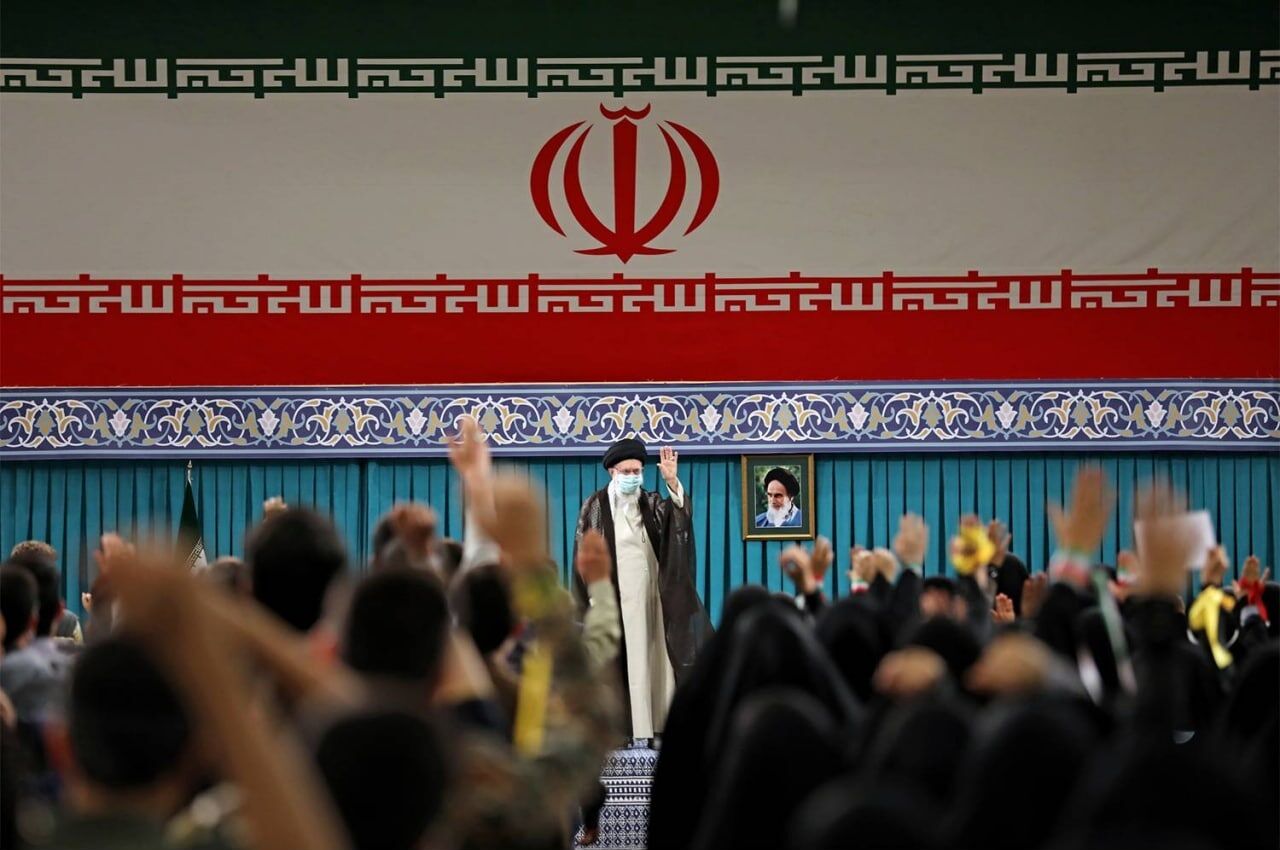 اتفاقات اخیر جنگ ترکیبی بود/ جوانانی که در خیابان آمدند بچه‌های خودمان هستند