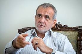 انتقاد پزشکیان از اصولگرایان: هیچ تقصیری را گردن نمی گیرند